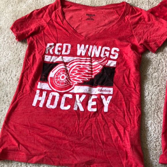 Two Reebok red wings shirts - Picture 3 of 3